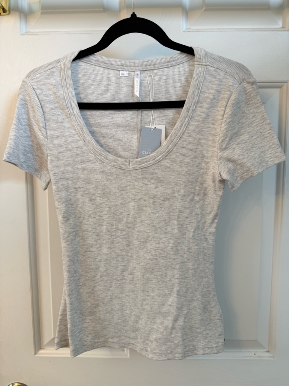 Travis Mathew Light Heather Gray Scoop Neck Short Sleeve Tee - New with Tags